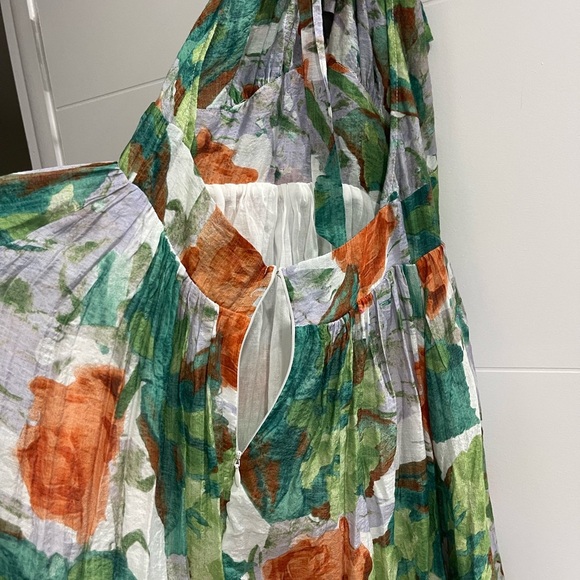 Beautiful Halter dress Size Medium New - Picture 5 of 10